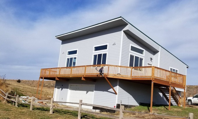 Lonergan House | New house with great view of Lake McConaughy.