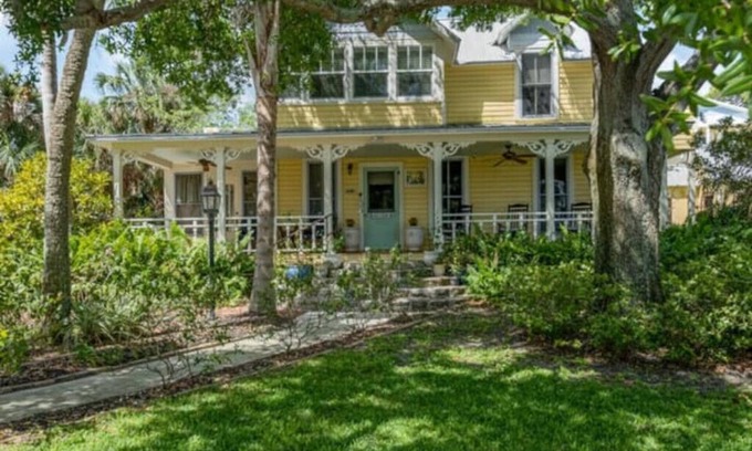 Cocoa House | NEW! Hummingbird Housen