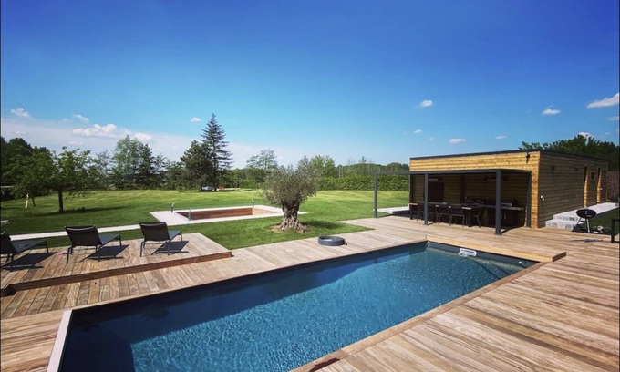 Lecelles House | New! In my bubble room bubble and spa
