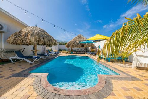 Boroncana Villa | NEW Indulge in Island Bliss at 6BR Casa Soluna by Bocobay
