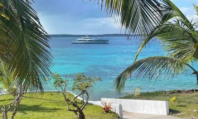 Spanish Wells Cottage | New! Islander Turtle Tale- Stunning waterfront tiny-cottage
