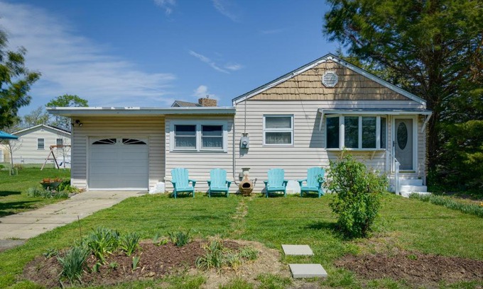 Del Haven House | New Jersey Cottage with Grill - Short Walk to Beach!