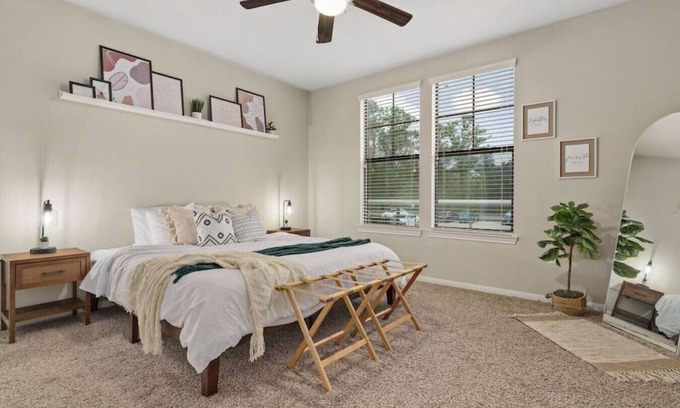Lazybrook/Timbergrove Apartment | New ⭐️ King Bed Trendy 1 BR ⭐️ Resort Style w/Pool