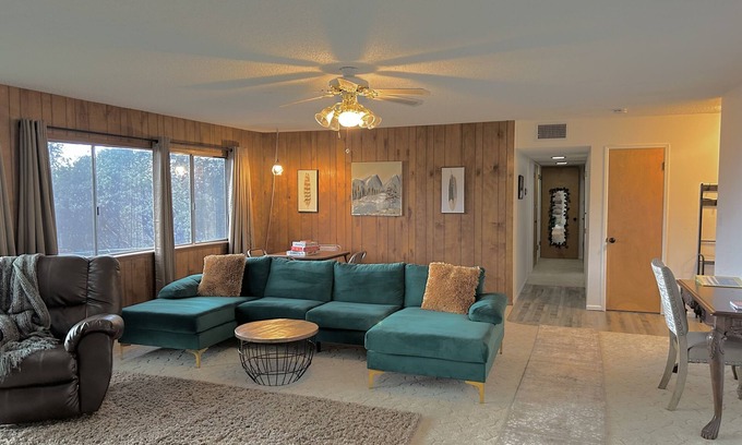 Yosemite Forks House | NEW! KJ Getaways~Yosemite/Badger Pass/Bass Lake Area!