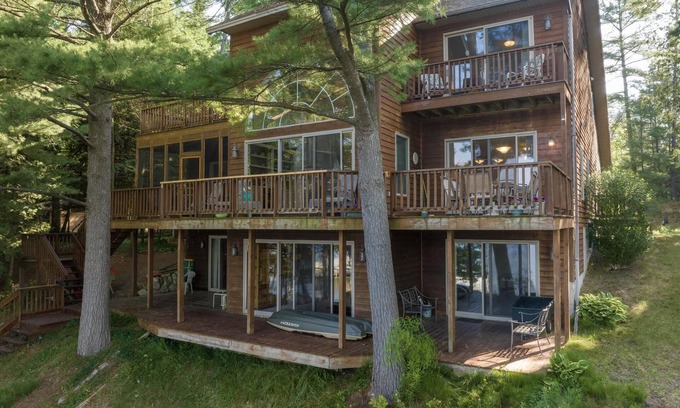 East Jordan House | *NEW* Lake Charlevoix Home Friday to Friday