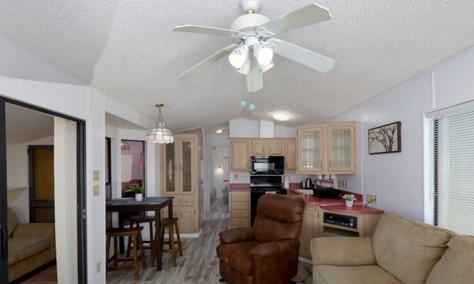 Lake Havasu City Cabin | NEW! Lake Havasu Cabin Mtn&Lake Views, Free Boat Launch. Pool&hot tub free beach