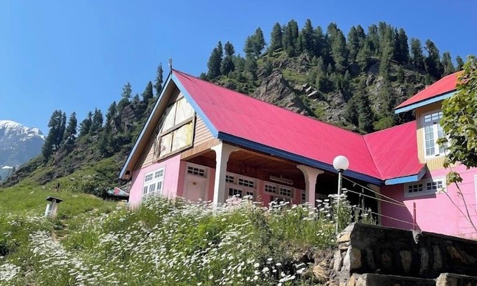 Azad Kashmir Hotel | New Lalazar Hotel