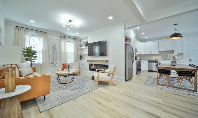 Fields Corner West House | New-Large 2Story mins from Train DowntownConvention BeachFenway FreePrkg