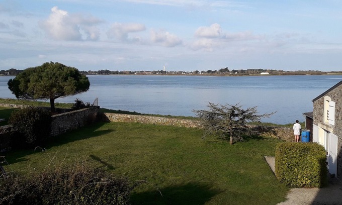 Portbail Apartment | NEW: Large ground floor apartment in front of Portbail harbor