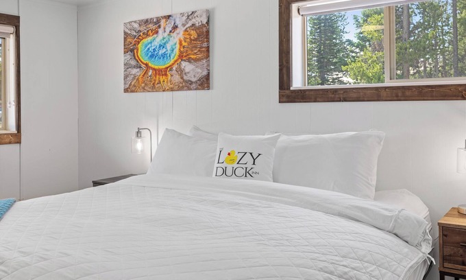 West Yellowstone Hotel | New Lazy Duck Inn #15 King/Kitchenette