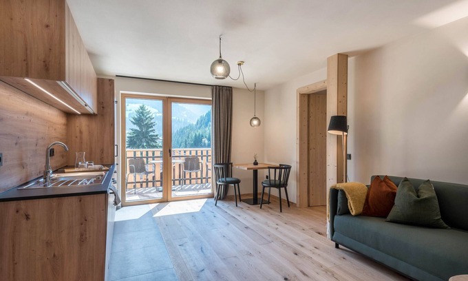 Santa Maddalena Apartment | NEW Lippmöshof Holiday Apartment Mesdi with Mountain View, Garden, Terrace and Wi-Fi