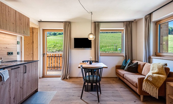 Santa Maddalena Apartment | NEW Lippmöshof Holiday Apartment Odla with Mountain View, Garden, Terrace and Wi-Fi