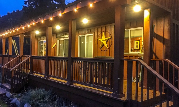 Naches Cabin | NEW LISTING! 2 Bedroom, 1 Bath cedar pine cabin on Chinook Pass