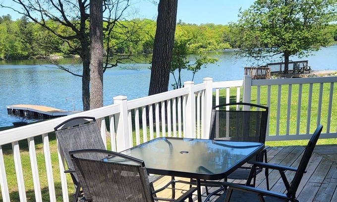 Front of Yonge Cottage | New Listing - 4 Season Lakefront Chalet Home on Graham Lake Mallorytown