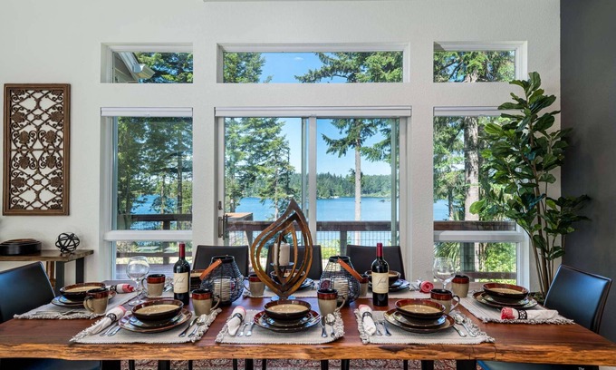 Dunes City House | New Listing! Amazing Lakefront 4 Bedroom 4 1/2 Bath,Sleeps 10, w/Bonus room,Incredible Views,Dock