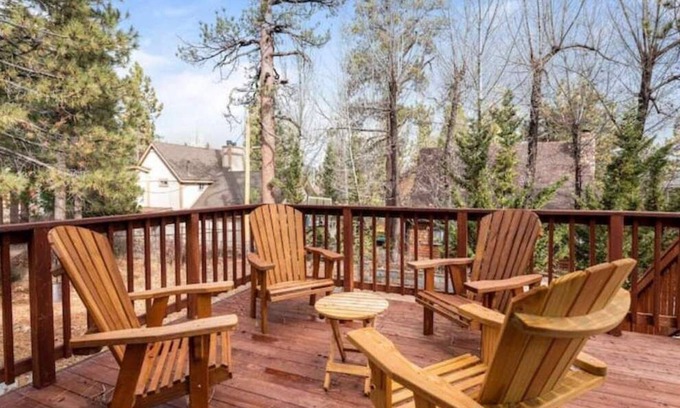 Patton Cabin | NEW Listing Beary Relaxing Retreat