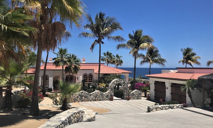 Los Barriles Villa | New Listing! Beautiful Oceanfront Villa- Just N of Los Barriles- Sleeps 6+