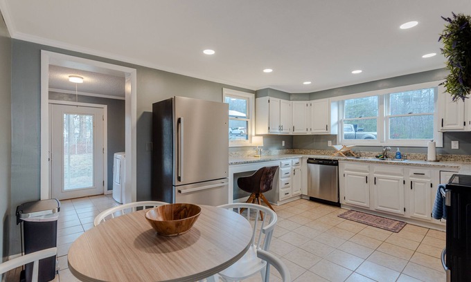 Mills River House | New Listing! Boylston Bungalow