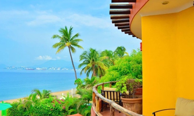 Manzanillo House | NEW LISTING! Casa Puesta Del Sol, Beach Front, private 5 bedroom house