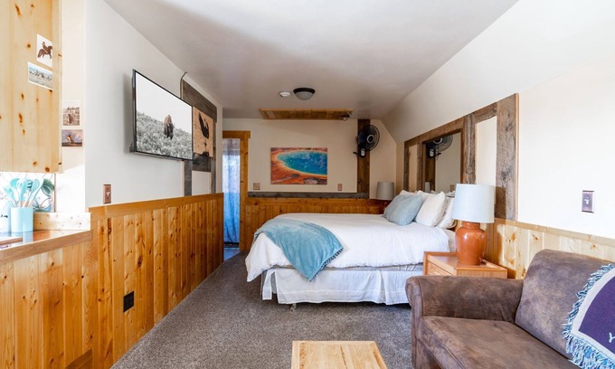 West Yellowstone Apartment | New Listing! Charming Cabin!- Raven's Heart