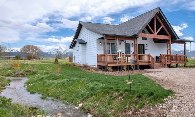 Leigh Creek Estates House | NEW LISTING: Charming Farmhouse w/Unmatched Teton Views: Quiet, AC & Hot Tub