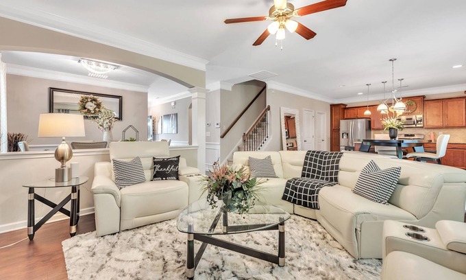 Steele Creek House | NEW LISTING! Charming Charlotte Retreat in Steele Creek by RedAwning