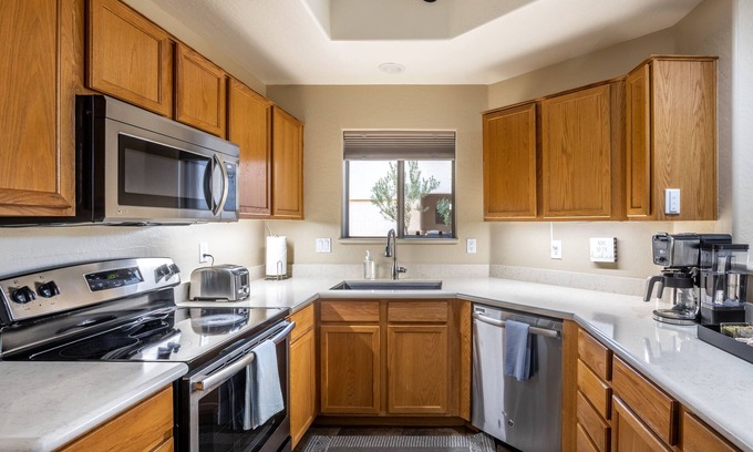 Central Scottsdale House | NEW LISTING! Charming Condo Getaway with Pool & Hot Tub Access by RedAwning