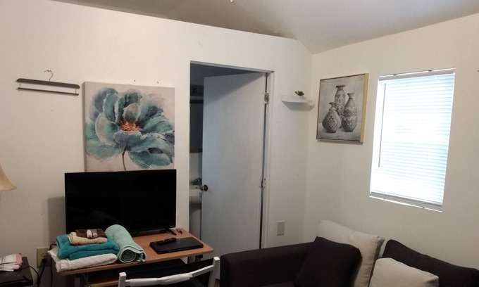 Ronda Cabin | NEW LISTING! Cleo's Village Tiny Home by RedAwning