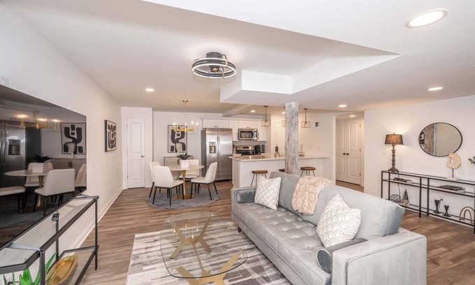 Covington Condo | *New Listing* Covington Charm Suites