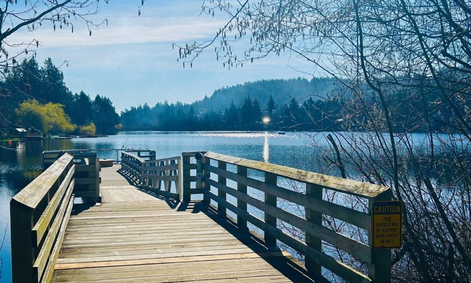 Langford Apartment | New Listing! Cozy one bedroom beach retreat with easy access to everything !