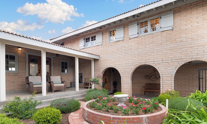Madras Villa | New Listing Discount! Big-Fun-Stylish Villa