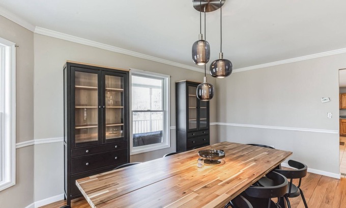 Putnam Valley House | NEW LISTING! Entire Putnam Valley Estate - 5BR Hot Tub Sauna by RedAwning
