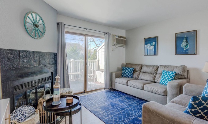 Heron Harbour Isle House | New Listing Fantastic 3BR 2.5BA Townhouse with Pool