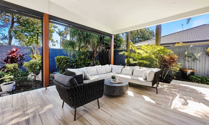 Warana House | *NEW LISTING*Gorgeous Warana Home 150mts to Beach