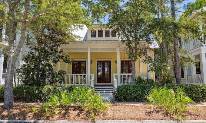 Watercolor House | New Listing! Home in WaterColor! Access to Amenities! 3 Adult Bikes!