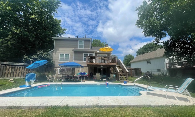 Blue Springs House | NEW LISTING! Home with a POOL, PARK, and close to Arrowhead & Kauffman!
