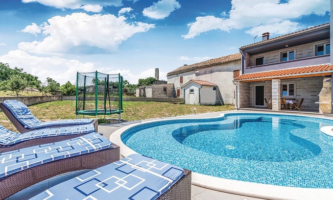 Bratulici House | NEW LISTING! House with pool in Bratulići