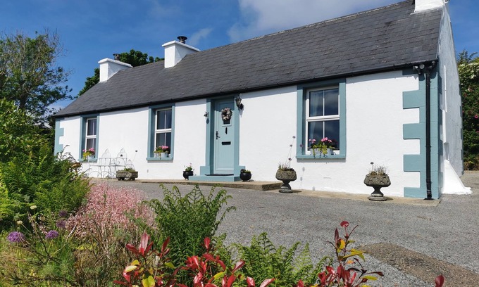 Bruckless Cottage | ๐ท๐ฅ๐บNew Listing ๐ท๐ฅ๐บ