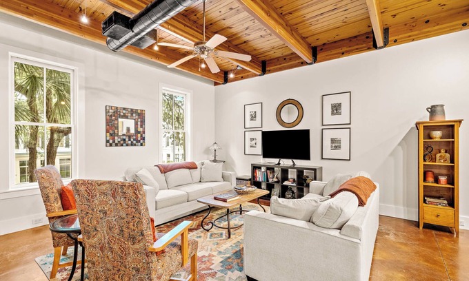 Habersham Condo | NEW LISTING in the Heart of Sought-After Habersham, Sleeps 5