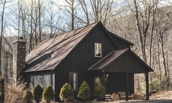 Burnsville Ski Chalet | NEW LISTING - Luxury Property