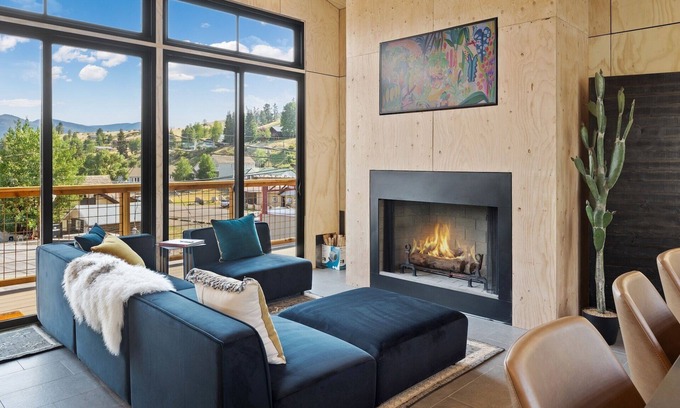 Creede Condo | New Listing! Luxury Uptown Loft Apartment/Panoramic Views/Downtown Creede