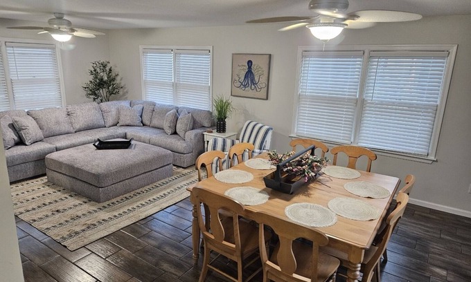 Seaside Heights House | NEW LISTING! NEWLY RENOVATED 3 BEDROOM TOWNHOME BETWEEN BEACH AND BAY