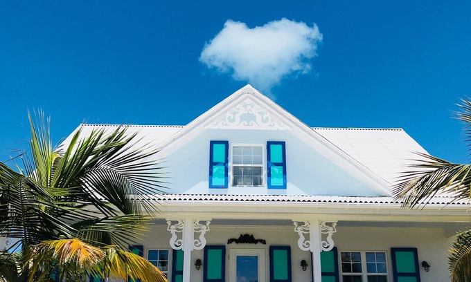 Long Island House | NEW LISTING! "One Love": Extraordinary Beachfront Villa and Cottage.
