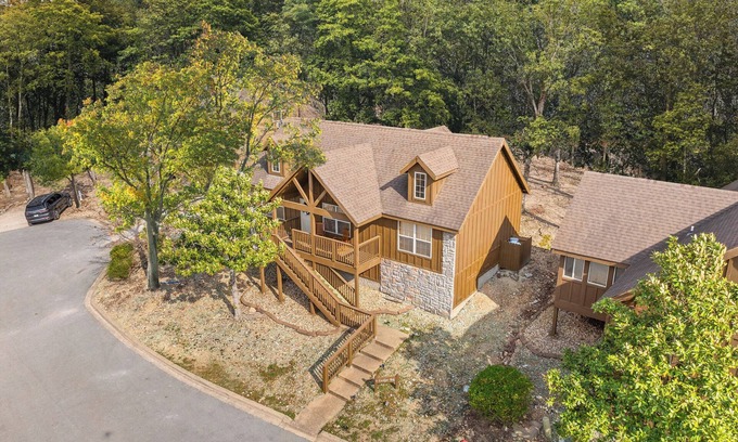 Reeds Spring Cabin | New Listing, Stand alone Cabin, Stonebridge