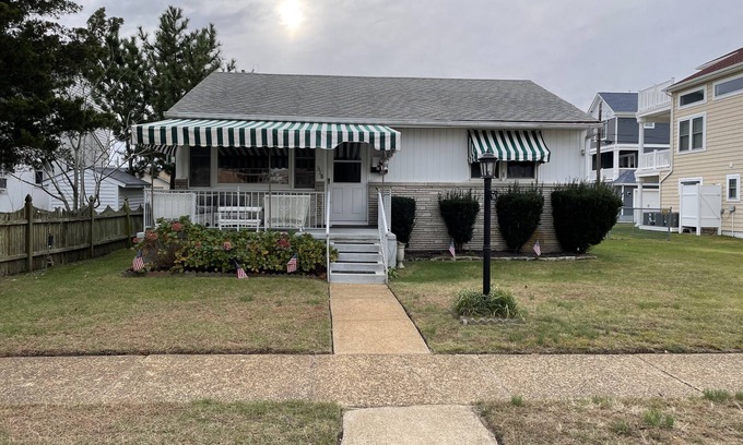 A-Zone House | New Listing - Steps to the Beach in A-Zone
