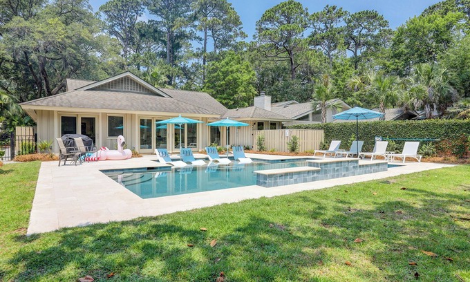 Heritage Woods House | New Listing Pet Friendly 4 BR 3 BA Vacation Home Private Pool Beach Gear & Bikes