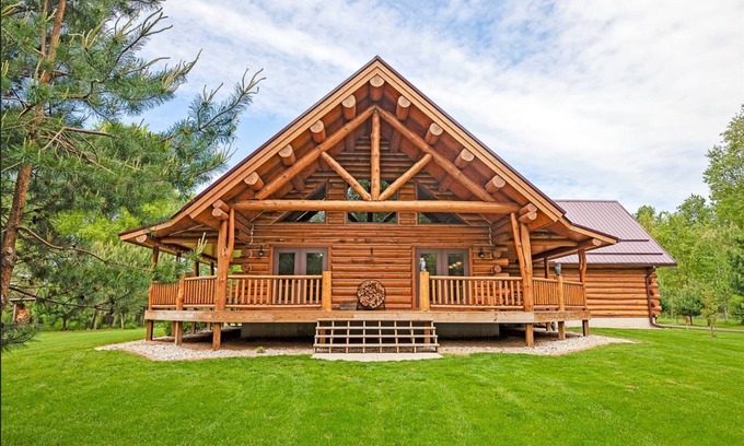 Pentwater House | *NEW* Log Cabin Retreat in Pentwater - Lazy Bear Lodge