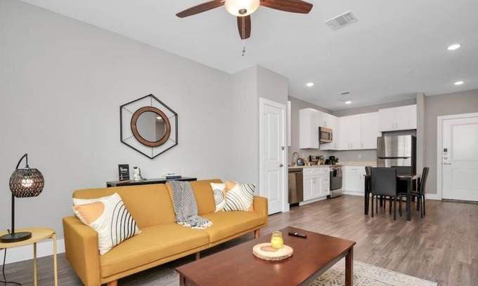 Spring Branch West Apartment | NEW Luscious Yellow Apartment