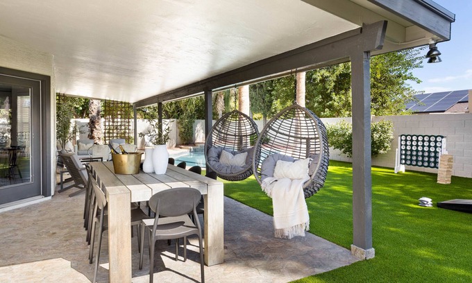 Santiago House | *NEW* Lux 5 Bedroom Spanish Villa w/Heated Pool