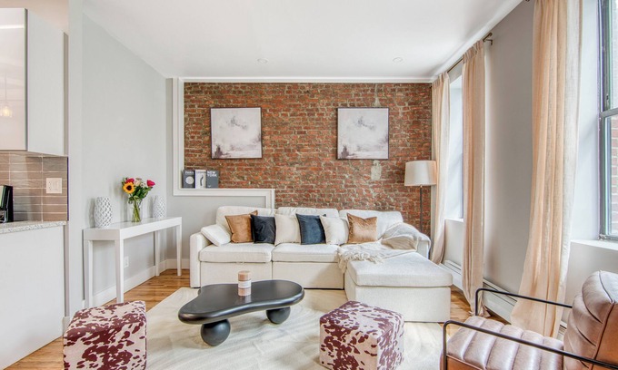 Port Morris Apartment | ✨ New Luxe 2BR 2BA – King Bed, Fast Wi-Fi, 15 Mins to Times Square
